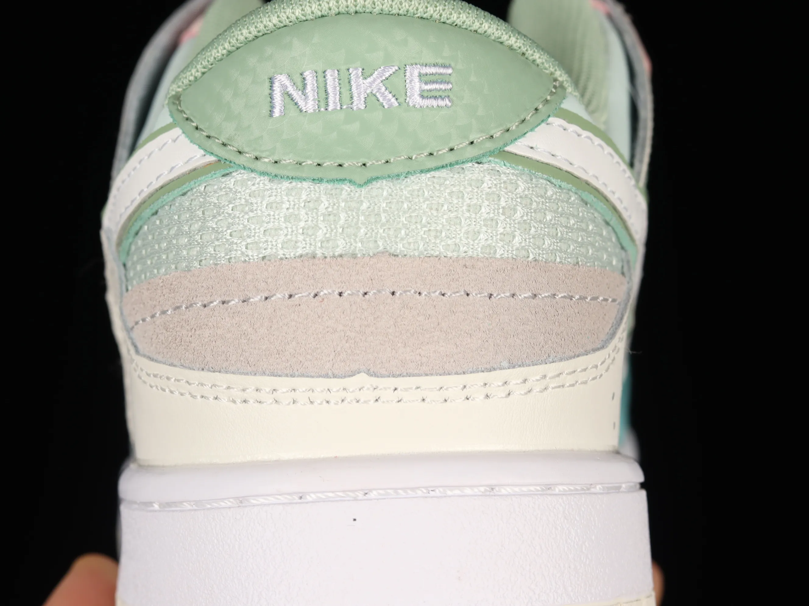 All categories Nk SB Dunk series Nk SB Dunk Low low-top skate shoes Nk Dunk Scrap stitching low-top skate shoes DM0802-001